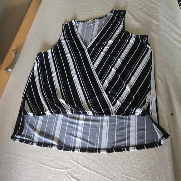 White House Black Market Tops - WHBM Tank top Women XL Black White Striped Wrap Sleeveless 570345406